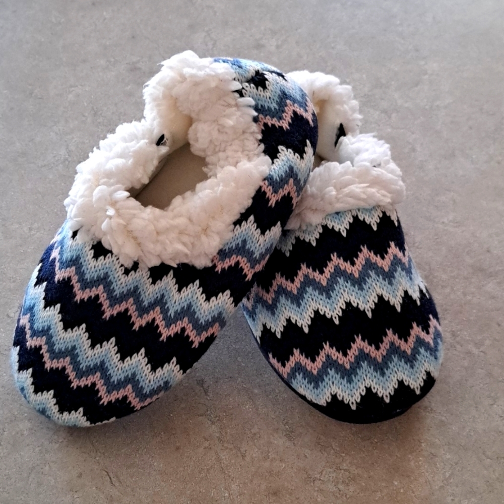 💥💥 Canyon Sky Girls Slippers/NWT - Size Large (Girls 1 - 2)